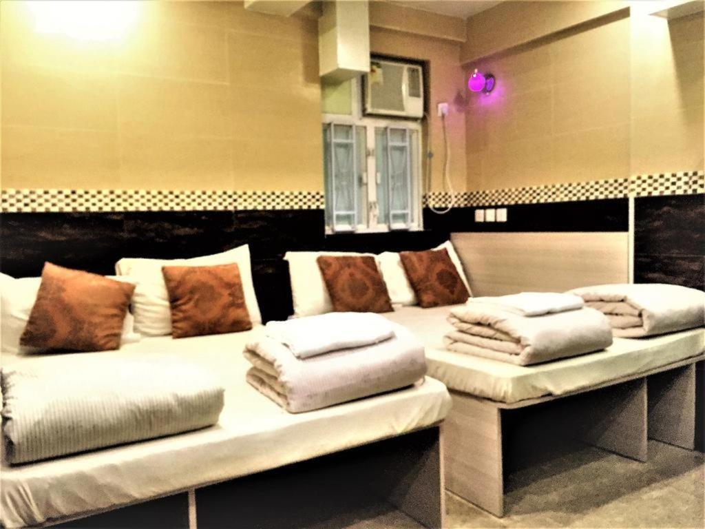 New Fortunate Guest House A1 Гонконг Экстерьер фото