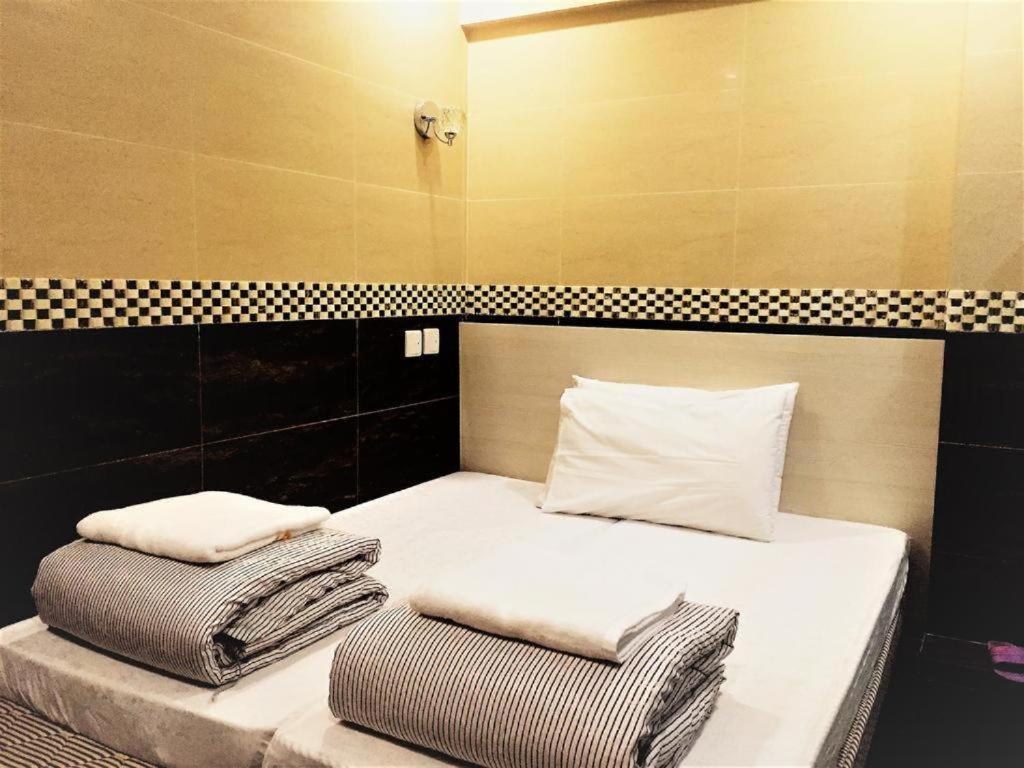 New Fortunate Guest House A1 Гонконг Экстерьер фото