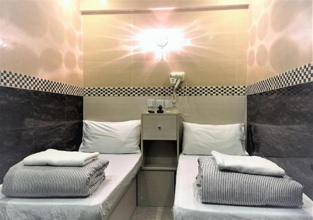 New Fortunate Guest House A1 Гонконг Экстерьер фото