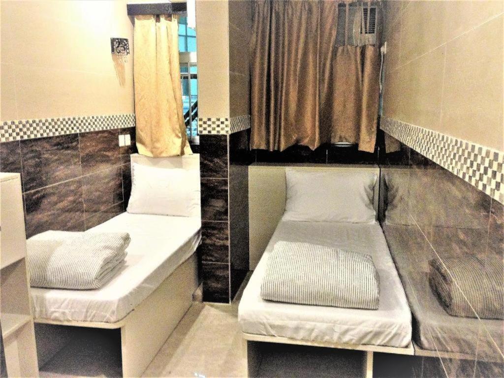 New Fortunate Guest House A1 Гонконг Экстерьер фото