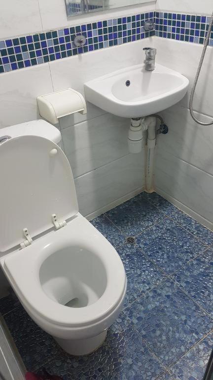 New Fortunate Guest House A1 Гонконг Экстерьер фото