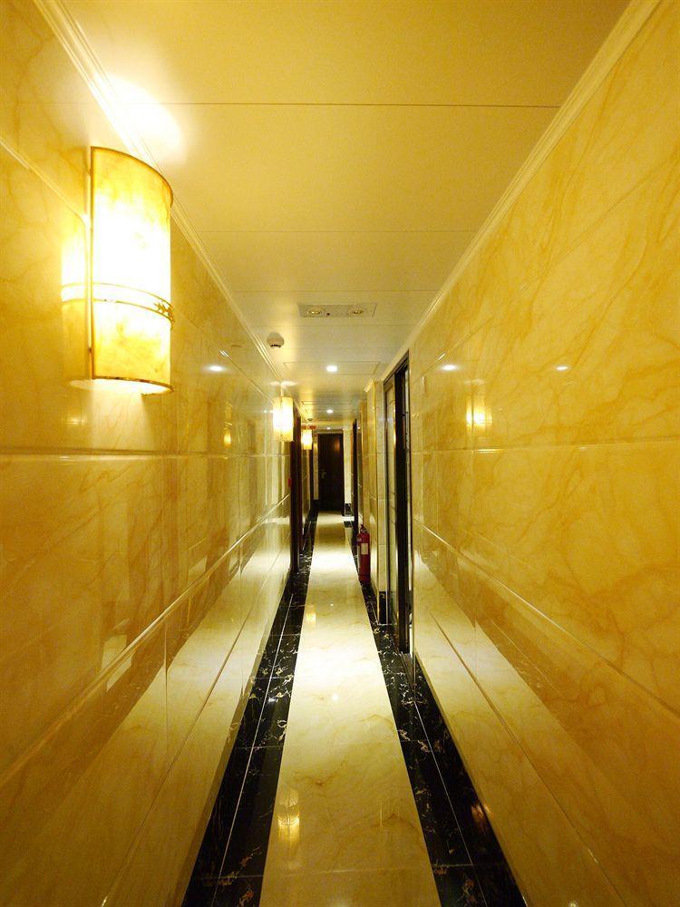 New Fortunate Guest House A1 Гонконг Экстерьер фото