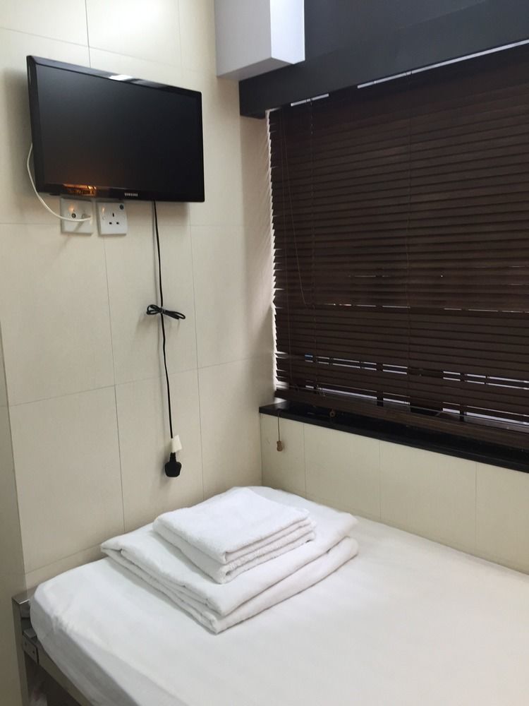 New Fortunate Guest House A1 Гонконг Экстерьер фото