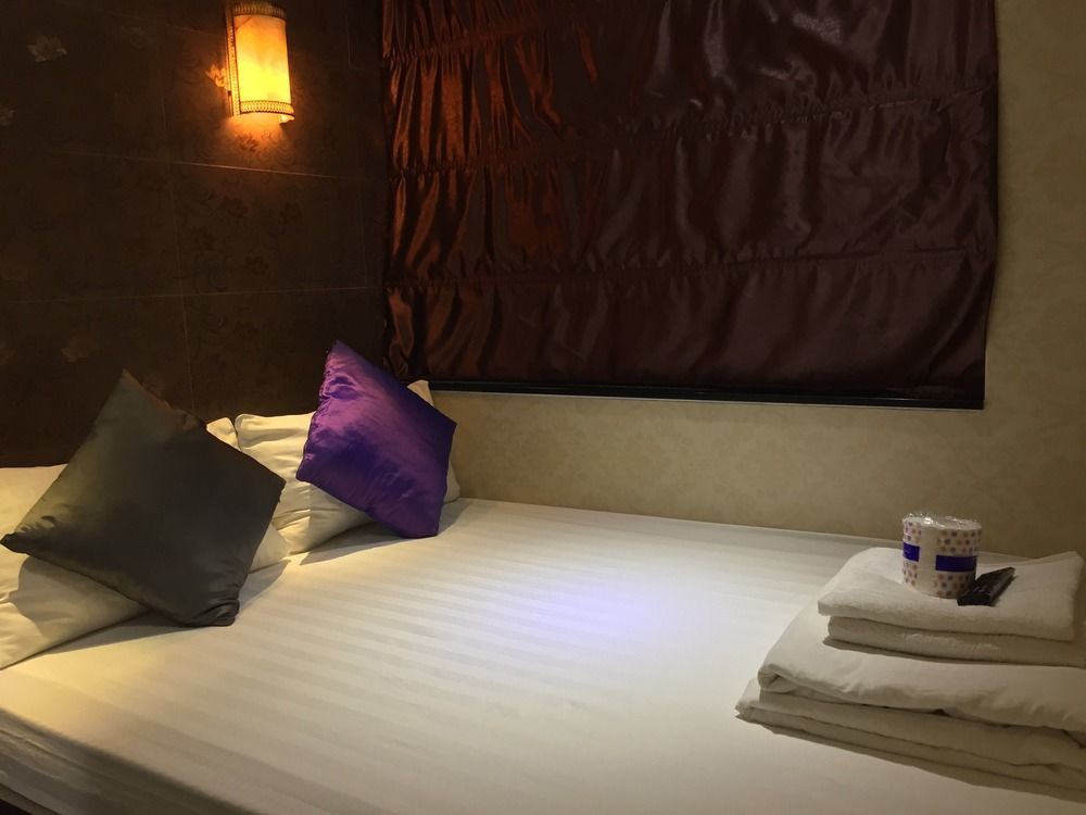 New Fortunate Guest House A1 Гонконг Экстерьер фото