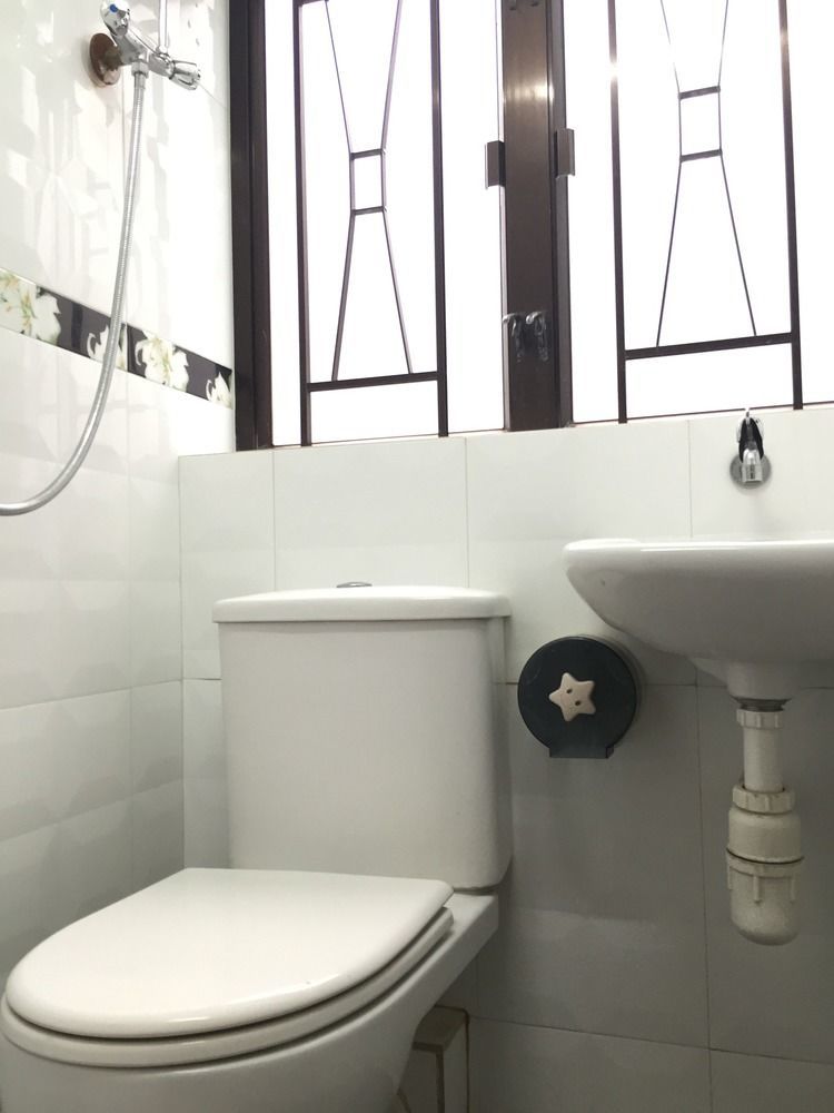 New Fortunate Guest House A1 Гонконг Экстерьер фото